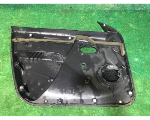 Обшивка двери передней правой Renault Sandero 2009 г б/у Обшивка двери передней правой Renault Sandero 2009 г б/у