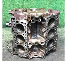 Блок цилиндров Land Rover Discovery 3.0 306DT LR038168 б/у