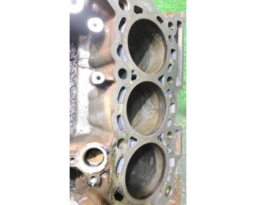 Блок цилиндров Land Rover Discovery 3.0 306DT LR038168 б/у