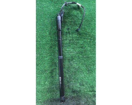 Амортизатор двери багажника Hyundai Santa Fe 2012- L/R 817702W600 817802W600) б/у