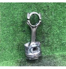 Поршень с шатуном Mitsubishi L200 2015- 4N15 1110D472 б.у