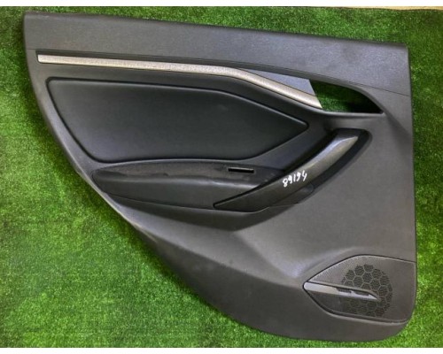 Обшивка двери задней левой Lada Vesta 2015- б/у