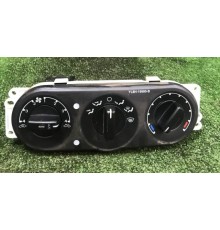 Блок управления климатической установкой Ford Maverick 2001-2007 (YL8H19980B) б/у
