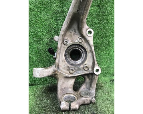 Кулак поворотный передний правый Audi A6 [C7[ 2012г б/у