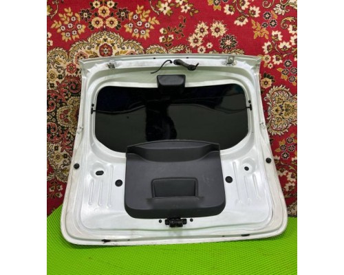 Дверь багажника Renault Duster 2010-2021 (БЕЛАЯ) б/у