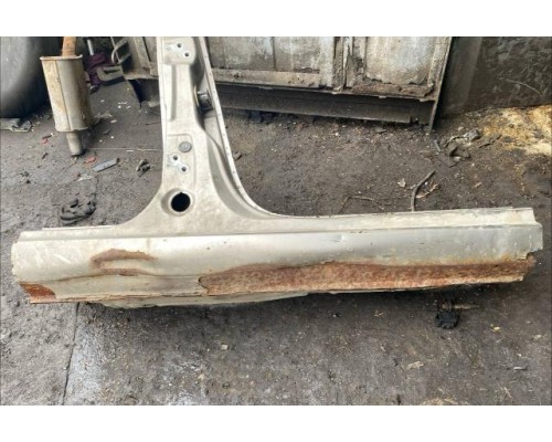 Порог правый Ford Focus I 1998-2004 б/у Порог правый Ford Focus I 1998-2004 б/у