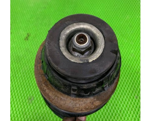 Амортизатор передний Renault Logan 20005-2014 б/у Амортизатор передний Renault Logan 20005-2014 б/у