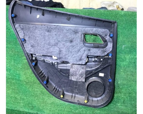 Обшивка двери задней правой Rio 2011-2017 б/у Обшивка двери задней правой Rio 2011-2017 б/у