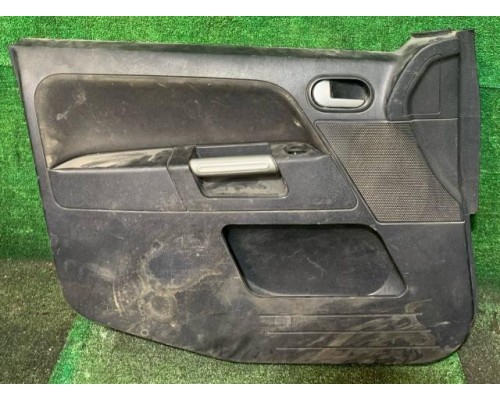 Обшивка двери передней левой Ford Fusion 2002-2012 б/у Обшивка двери передней левой Ford Fusion 2002-2012 б/у