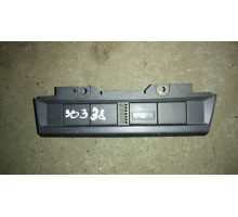 Накладка на консоль под кнопки (с кнопкой обогрева заднего стекла) Focus II2005-2008 б/у