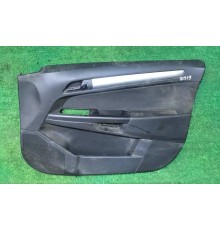 Обшивка двери передней правой Opel Astra H / Family 2008 б/у