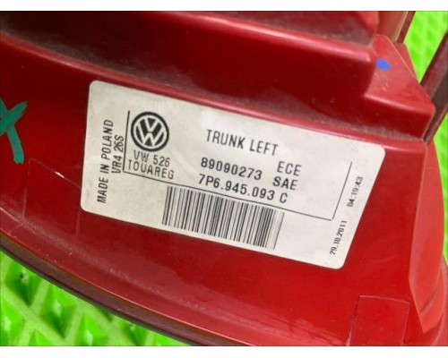 Фонарь задний внутренний левый Volkswagen Touareg 2010-2018 б/у Фонарь задний внутренний левый Volkswagen Touareg 2010-2018 б/у