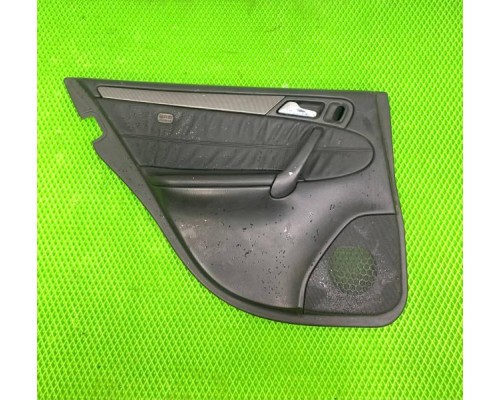 Обшивка двери задней левой Mercedes Benz W203 2000-2006 б/у Обшивка двери задней левой Mercedes Benz W203 2000-2006 б/у