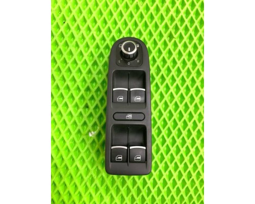 Блок кнопок стеклоподьемников Volkswagen Golf VI 1.6 б/у Блок кнопок стеклоподьемников Volkswagen Golf VI 1.6 б/у