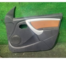 Обшивка двери передняя правая LADA Largus 2011-  б/у Обшивка двери передняя правая LADA Largus 2011-  б/у