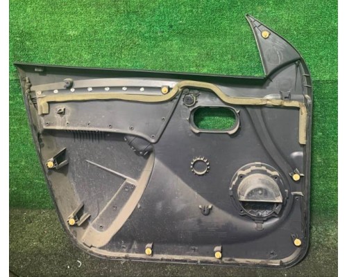 Обшивка двери передняя правая LADA Largus 2011-  б/у Обшивка двери передняя правая LADA Largus 2011-  б/у