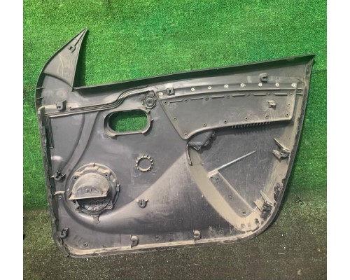 Обшивка двери передней левой LADA Largus 2011-  б/у Обшивка двери передней левой LADA Largus 2011-  б/у