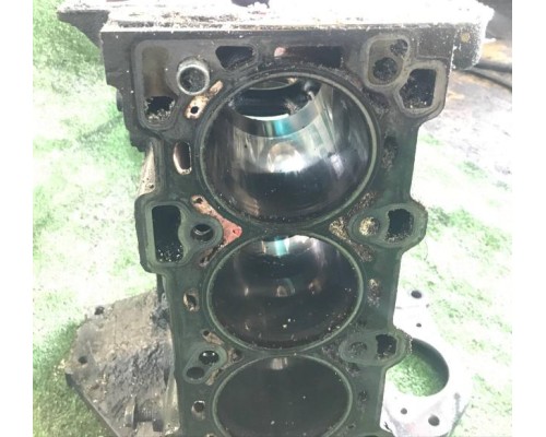Блок цилиндров Chevrolet Aveo (T300) 2011- F16D4 б/у