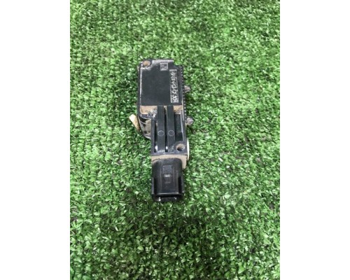 Датчик AIR BAG Mazda 6 GG 02-07 б/у Датчик AIR BAG Mazda 6 GG 02-07 б/у