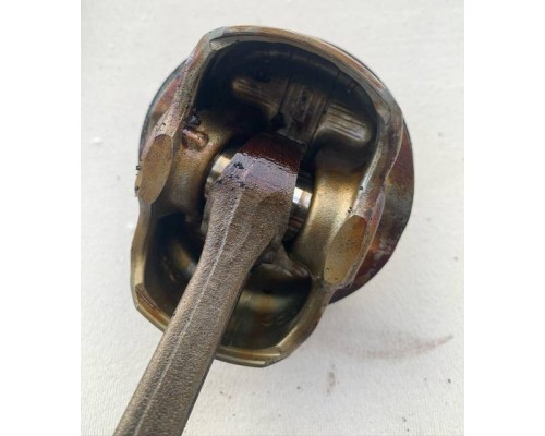 Поршень с шатуном Opel Astra H (1.8 16V Z18XER 622468/623549/25192330/55558392) б/у Поршень с шатуном Opel Astra H (1.8 16V Z18XER 622468/623549/25192330/55558392) б/у