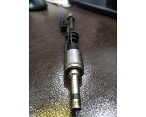 Форсунка топливная BMW E90 / F10 / X3 / X5 E70 3.0 б/у Форсунка топливная BMW E90 / F10 / X3 / X5 E70 3.0 б/у