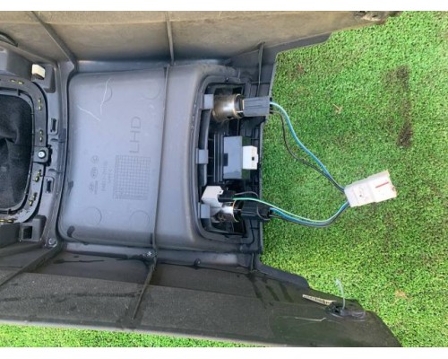 Консоль Hyundai Elantra HD 2006-2011 б/у Консоль Hyundai Elantra HD 2006-2011 б/у