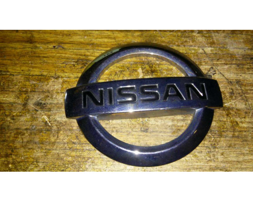 Эмблема Nissan Caravan/ Serena б/у