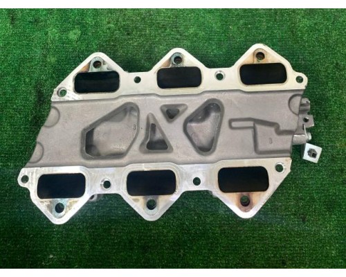 Коллектор впускной Toyota Land Cruiser (300) 2021> (V35A 3,5) б/у Коллектор впускной Toyota Land Cruiser (300) 2021> (V35A 3,5) б/у