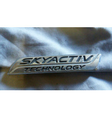 Эмблема крышки багажника Mazda 3 (BM) 2013- 2016 SKYACTIV TECHNOLOGY б/у