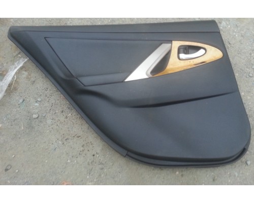 Обшивка двери задней левой Toyota Camry 40 б\у Обшивка двери задней левой Toyota Camry 40 б\у