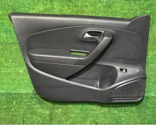 Обшивка двери передняя левая  Volkswagen Polo Sedan RUS 2011-2020 б/у