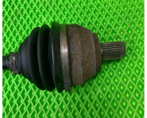 Полуось передняя Volkswagen Amarok 2010- (ЛЕВАЯ=ПРАВАЯ 2H0407271D) б/у